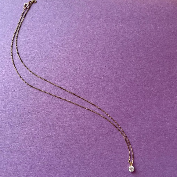 ⭕️SOLD⭕️ 10k Gold Necklace with Cz Solitaire Pendant - Picture 3 of 6